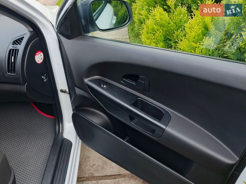 Хетчбек Kia Ceed 2010 в Львові