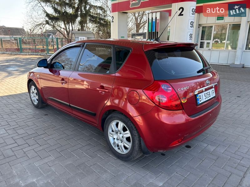 Хетчбек Kia Ceed 2008 в Гадячі
