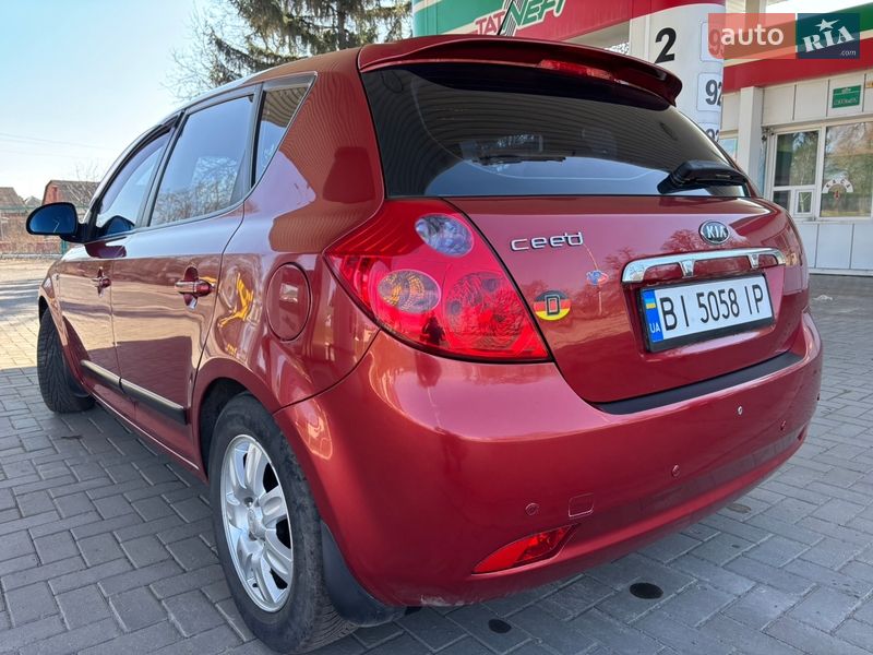 Хетчбек Kia Ceed 2008 в Гадячі