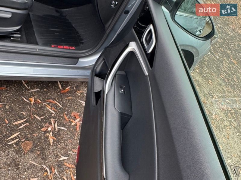 Универсал Kia Ceed 2023 в Калуше фото 26 Универсал Kia Ceed 2023 в Калуше