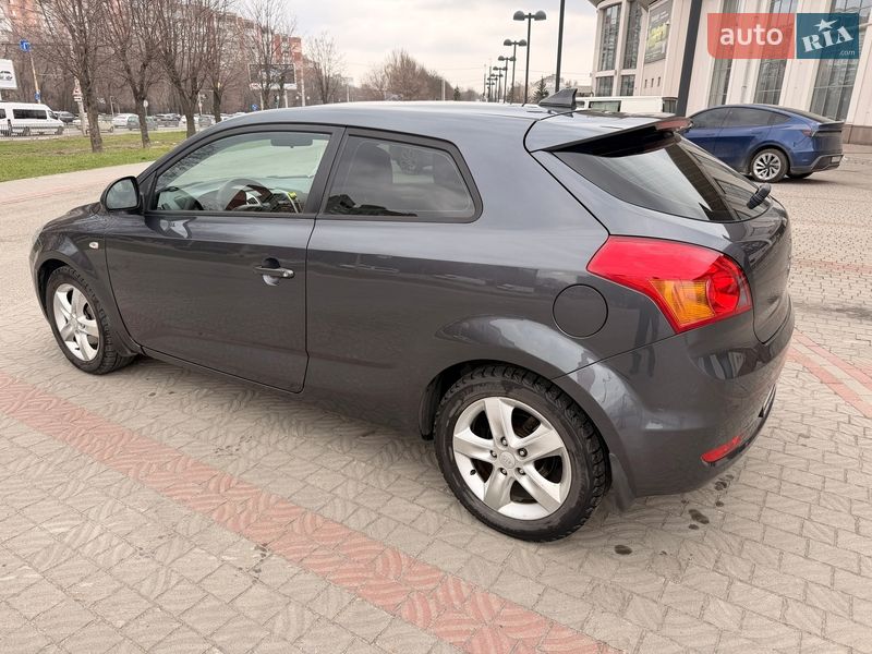 Хетчбек Kia Ceed 2008 в Дніпрі