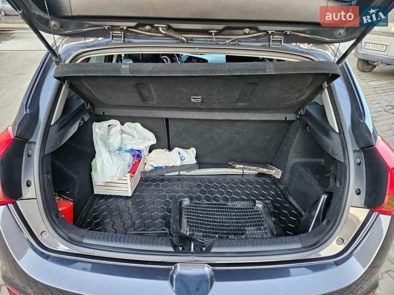 Хэтчбек Kia Ceed 2013 в Киеве