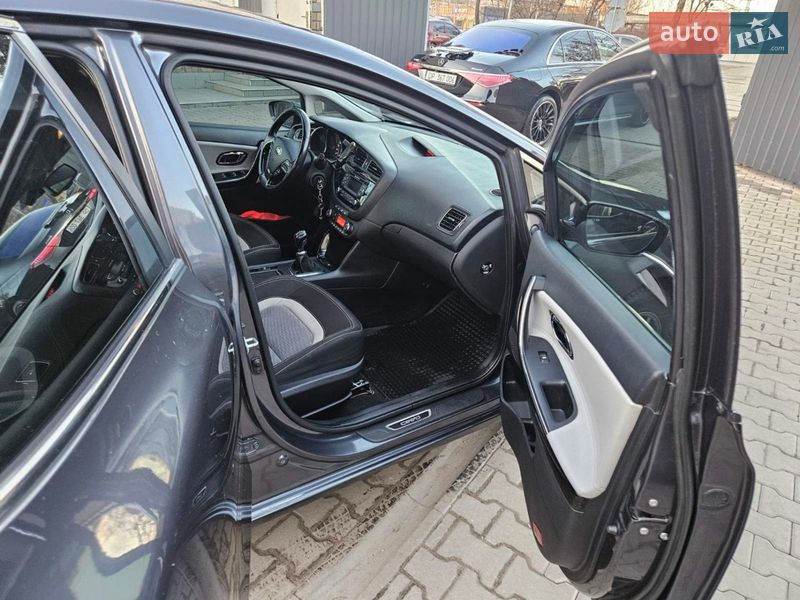 Хэтчбек Kia Ceed 2013 в Киеве