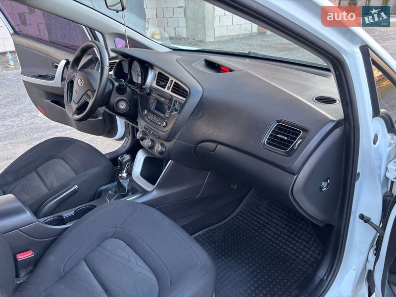 Универсал Kia Ceed 2015 в Хмельницком