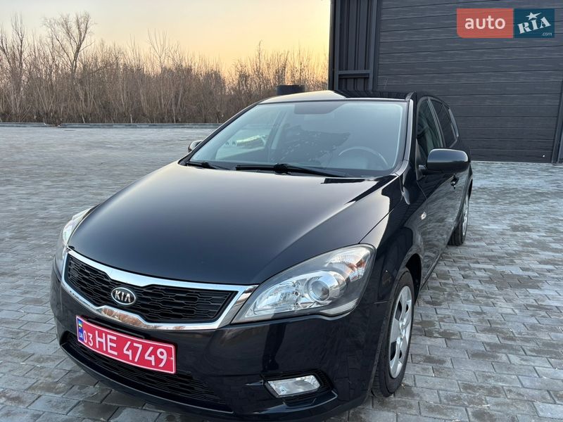 Хетчбек Kia Ceed 2011 в Хоролі