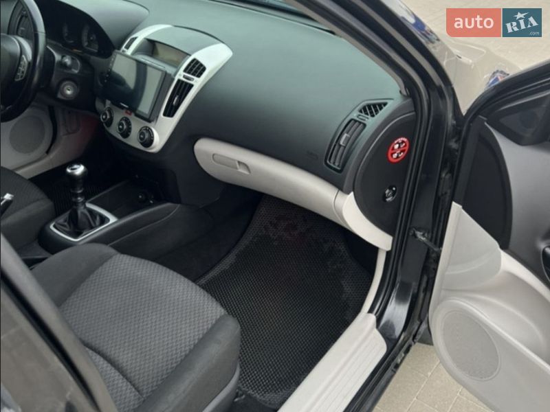 Хэтчбек Kia Ceed 2007 в Полтаве