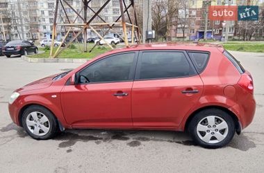 Хэтчбек Kia Ceed 2008 в Запорожье
