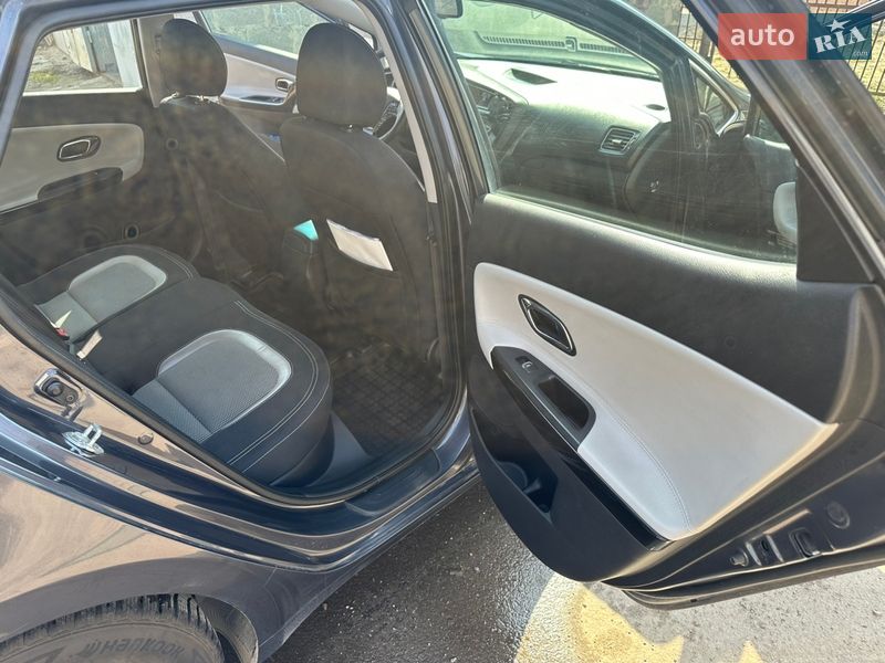 Хэтчбек Kia Ceed 2016 в Буче
