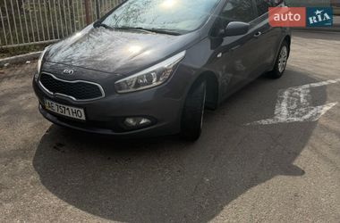 Універсал Kia Ceed 2015 в Дніпрі