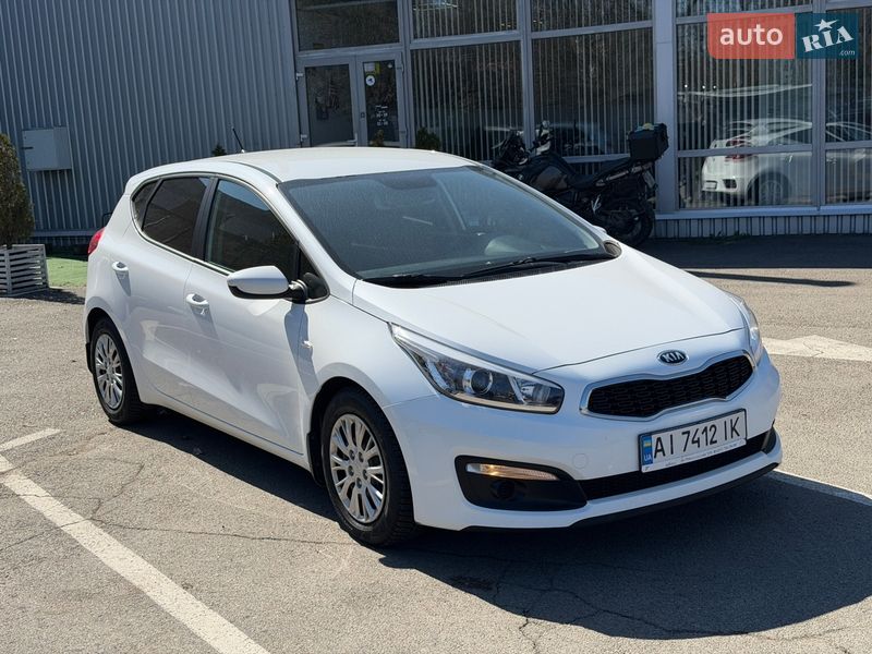 Хетчбек Kia Ceed 2016 в Києві фото Хетчбек Kia Ceed 2016 в Києві