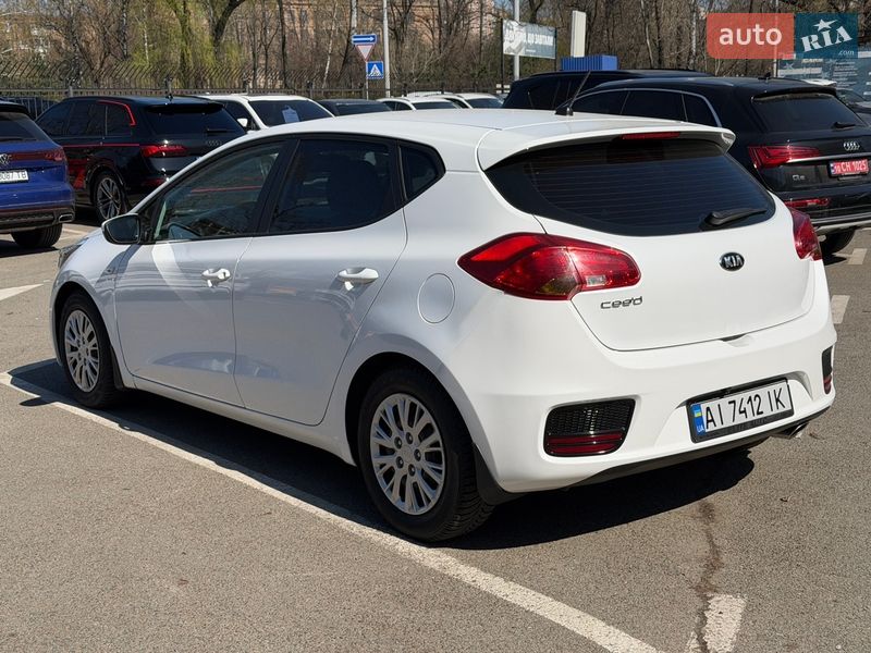 Хетчбек Kia Ceed 2016 в Києві фото 14 Хетчбек Kia Ceed 2016 в Києві