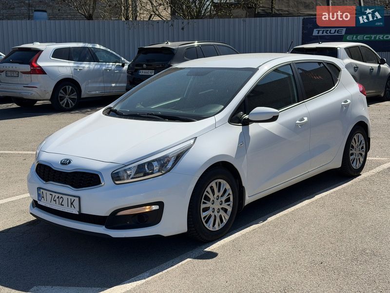 Хетчбек Kia Ceed 2016 в Києві фото 9 Хетчбек Kia Ceed 2016 в Києві