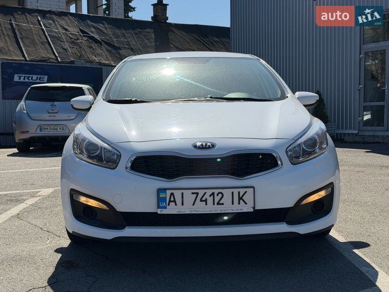 Хетчбек Kia Ceed 2016 в Києві фото 16 Хетчбек Kia Ceed 2016 в Києві