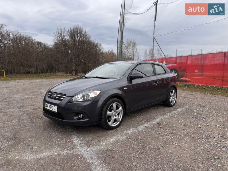 Хэтчбек Kia Ceed 2009 в Киеве