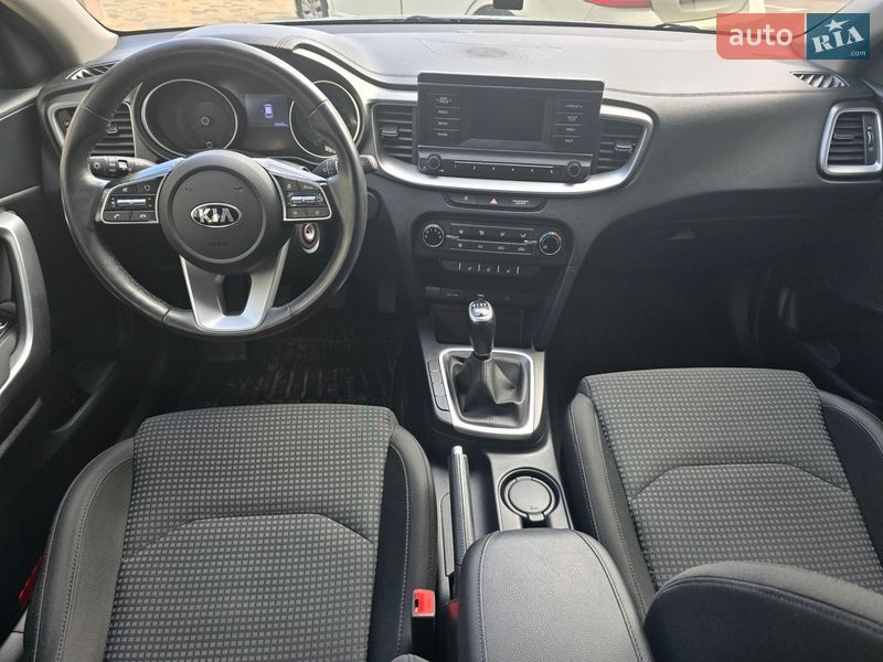 Хэтчбек Kia Ceed 2019 в Киеве
