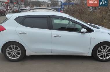 Хэтчбек Kia Ceed 2015 в Чернигове