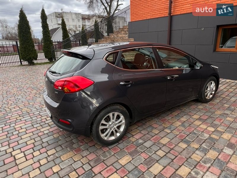 Хетчбек Kia Ceed 2013 в Олевську
