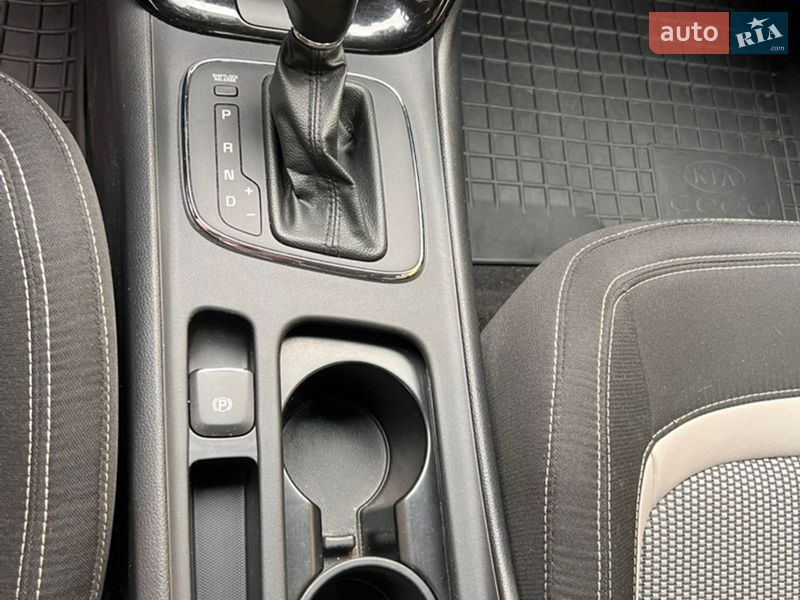 Хетчбек Kia Ceed 2013 в Олевську