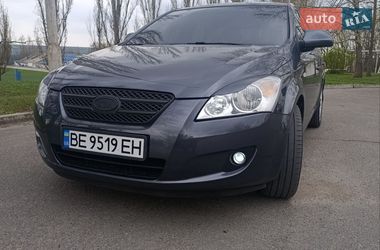Хэтчбек Kia Ceed 2007 в Южноукраинске