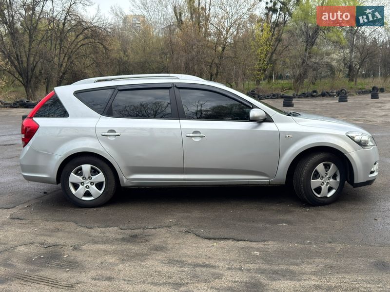 Універсал Kia Ceed 2010 в Києві