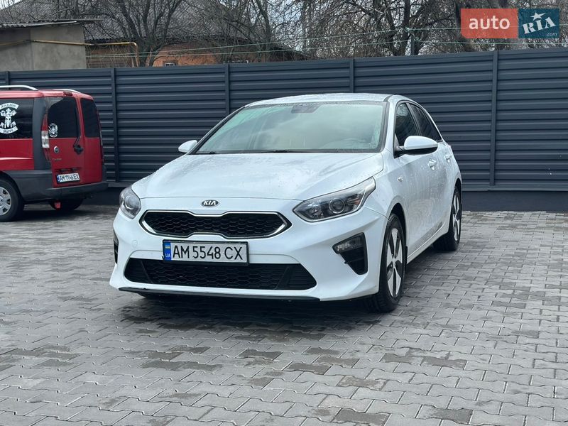 Хетчбек Kia Ceed 2019 в Києві фото 2 Хетчбек Kia Ceed 2019 в Києві