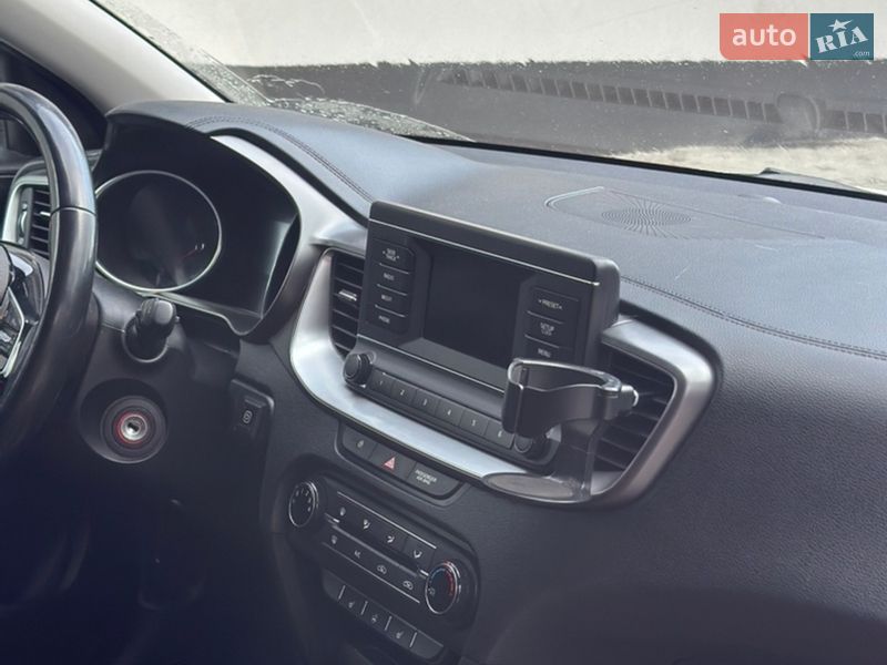 Хетчбек Kia Ceed 2019 в Києві фото 11 Хетчбек Kia Ceed 2019 в Києві