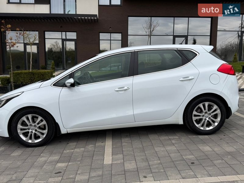 Хэтчбек Kia Ceed 2013 в Ужгороде