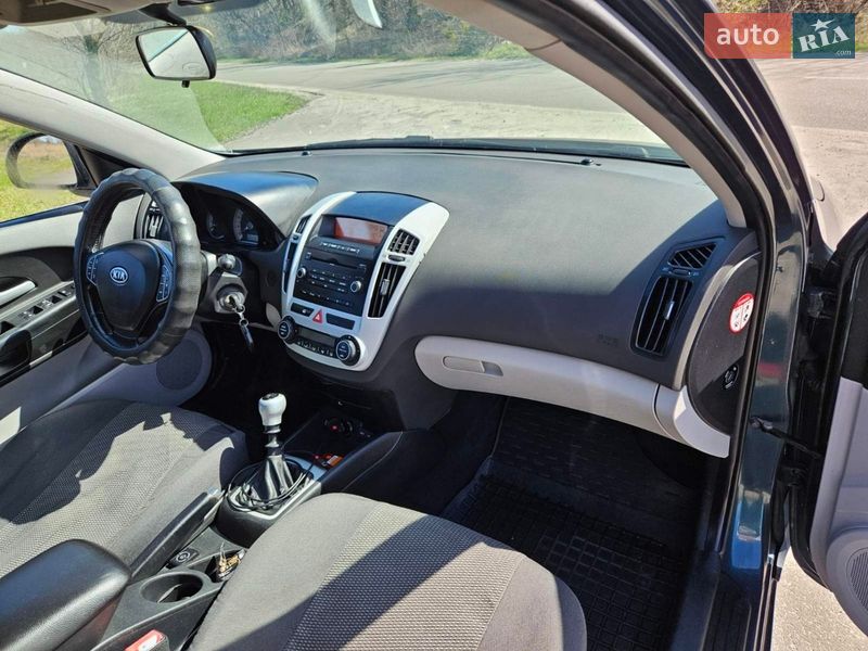 Универсал Kia Ceed 2008 в Обухове