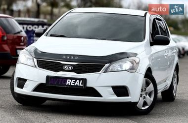Хэтчбек Kia Ceed 2012 в Кривом Роге