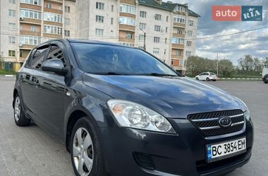Хэтчбек Kia Ceed 2008 в Стрые