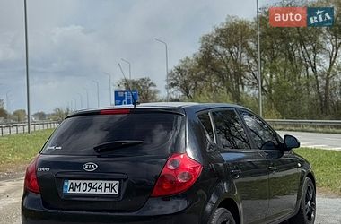 Хэтчбек Kia Ceed 2007 в Звягеле
