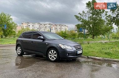 Хэтчбек Kia Ceed 2008 в Кривом Роге