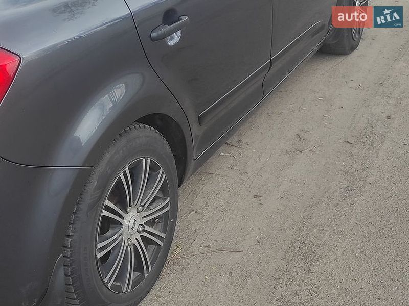 Хэтчбек Kia Ceed 2008 в Харькове