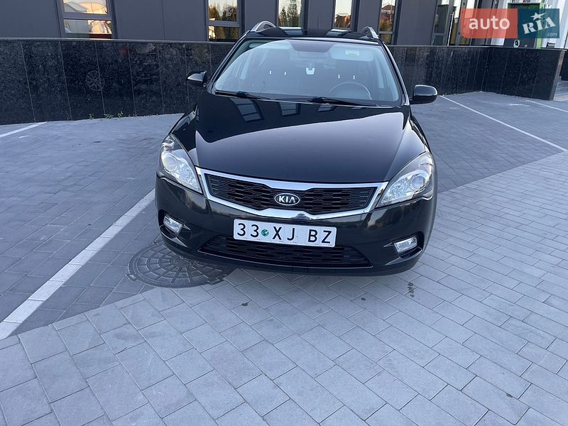 Универсал Kia Ceed 2012 в Городке