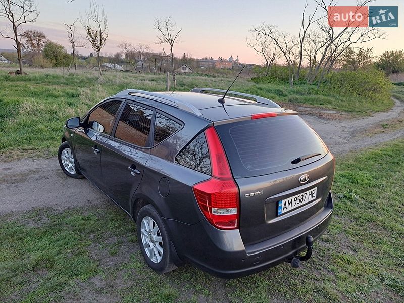 Универсал Kia Ceed 2012 в Ладыжине