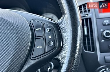 Хэтчбек Kia Ceed 2009 в Киеве