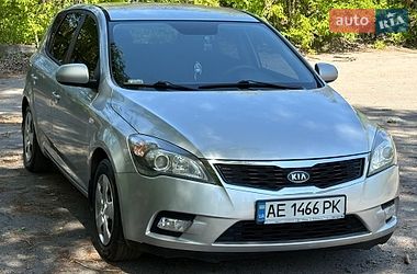 Хетчбек Kia Ceed 2009 в Дніпрі