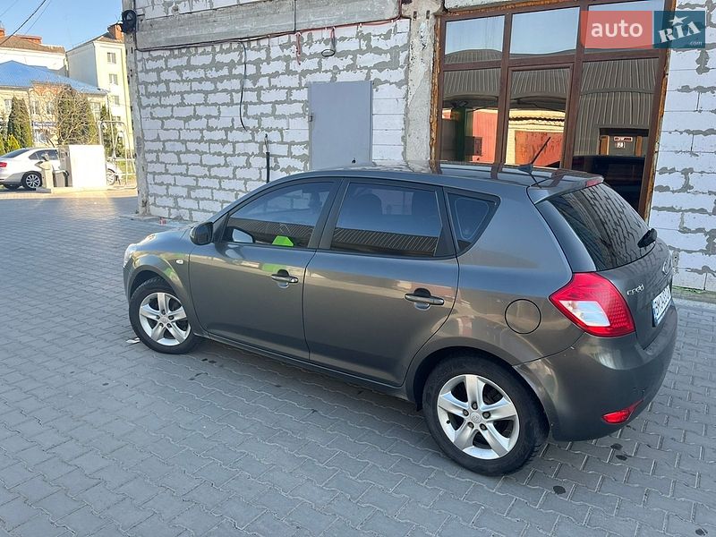 Хетчбек Kia Ceed 2011 в Ладижині