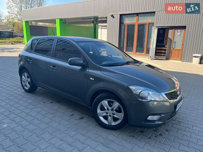 Хетчбек Kia Ceed 2011 в Ладижині