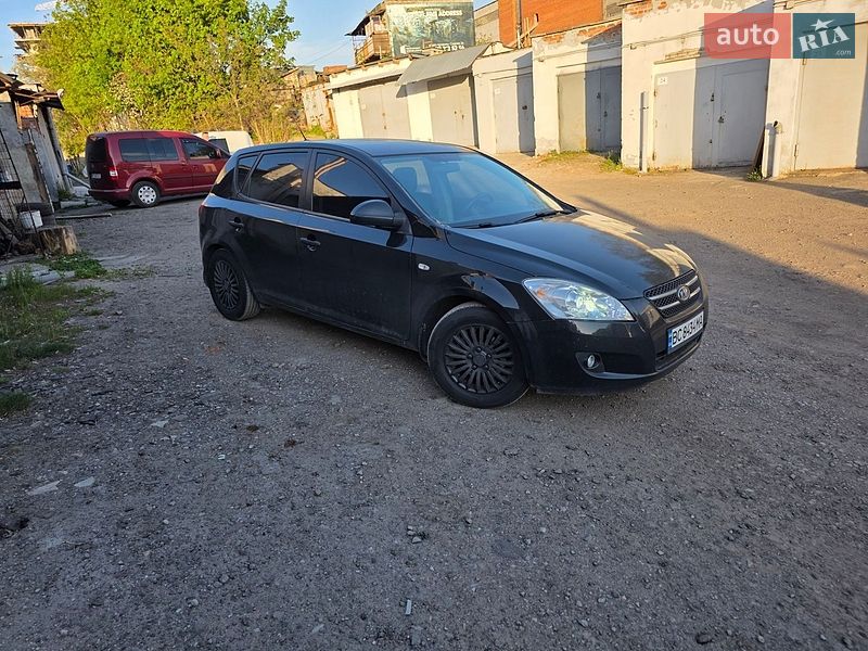 Хэтчбек Kia Ceed 2008 в Львове