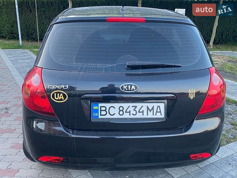 Хэтчбек Kia Ceed 2008 в Львове