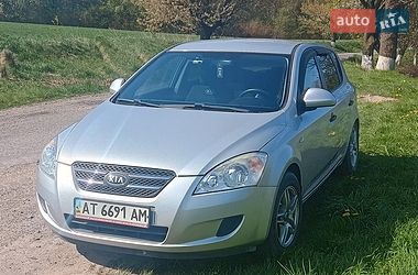 Хэтчбек Kia Ceed 2008 в Бурштыне