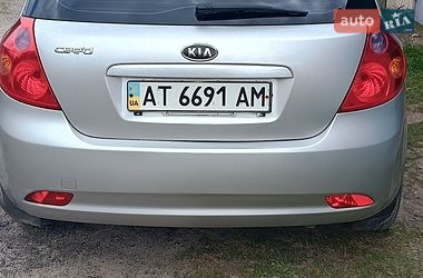 Хэтчбек Kia Ceed 2008 в Бурштыне