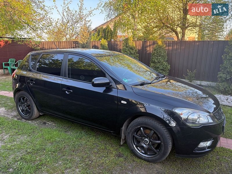 Хетчбек Kia Ceed 2010 в Києві