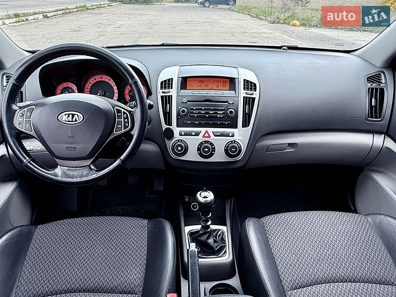 Універсал Kia Ceed 2008 в Кам'янському