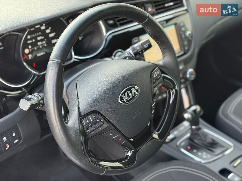Хэтчбек Kia Ceed 2015 в Луцке