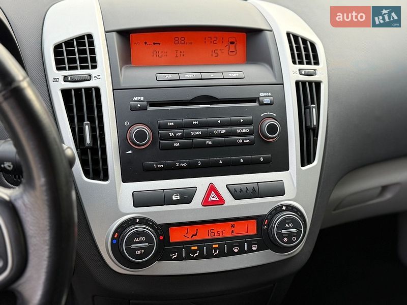 Хэтчбек Kia Ceed 2007 в Луцке