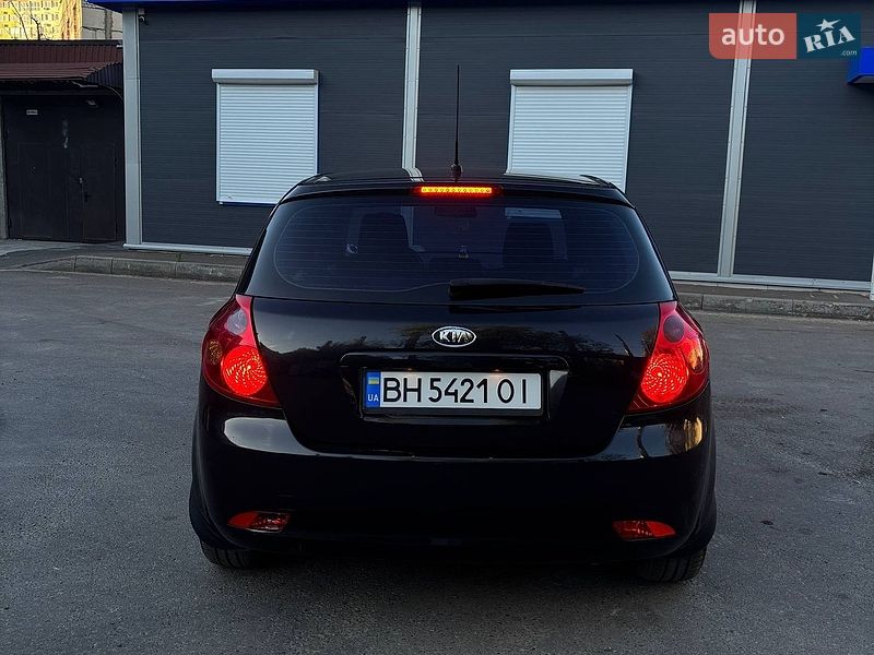 Хэтчбек Kia Ceed 2008 в Одессе