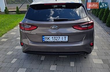 Хэтчбек Kia Ceed 2019 в Сарнах