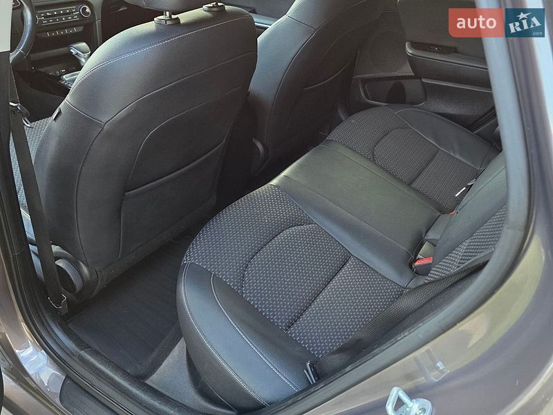 Хэтчбек Kia Ceed 2019 в Сарнах